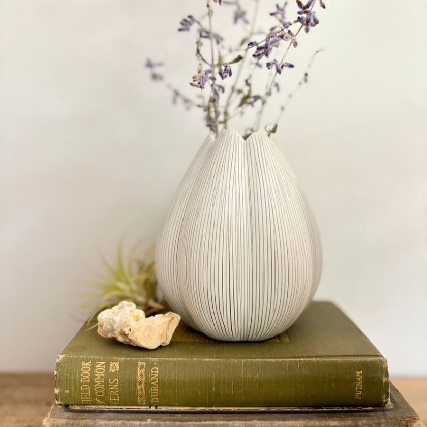 Tulip Porcelain Vase- Short