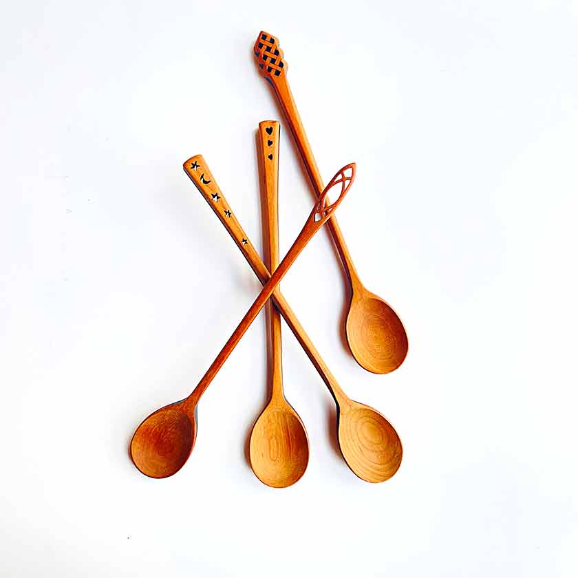 https://thedavallia.com/cdn/shop/products/Vermont-Handcrafted-Gifts-wooden-spoons-4156_1600x.jpg?v=1607633530